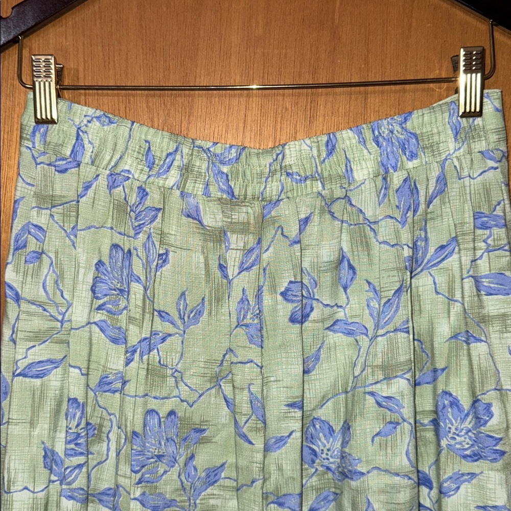 •SAG HARBOR•SAGE GREEN WITH BLUE FLORAL A-LINE MIDI SKIRT SIZE PETITE MEDIUM EUC - Picture 7 of 10